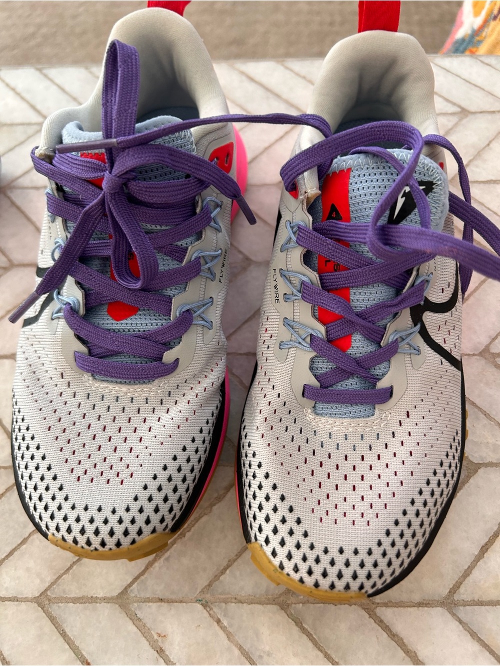 Nike Women’s React Pegasus Running Shoes - White with Pink Accents size 5.5 - Picture 4 of 5